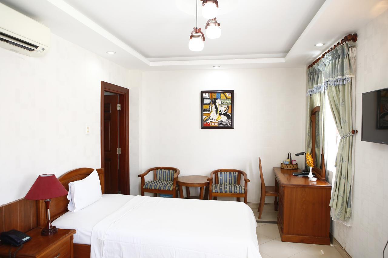 Phu An Hotel Хошимин Екстериор снимка