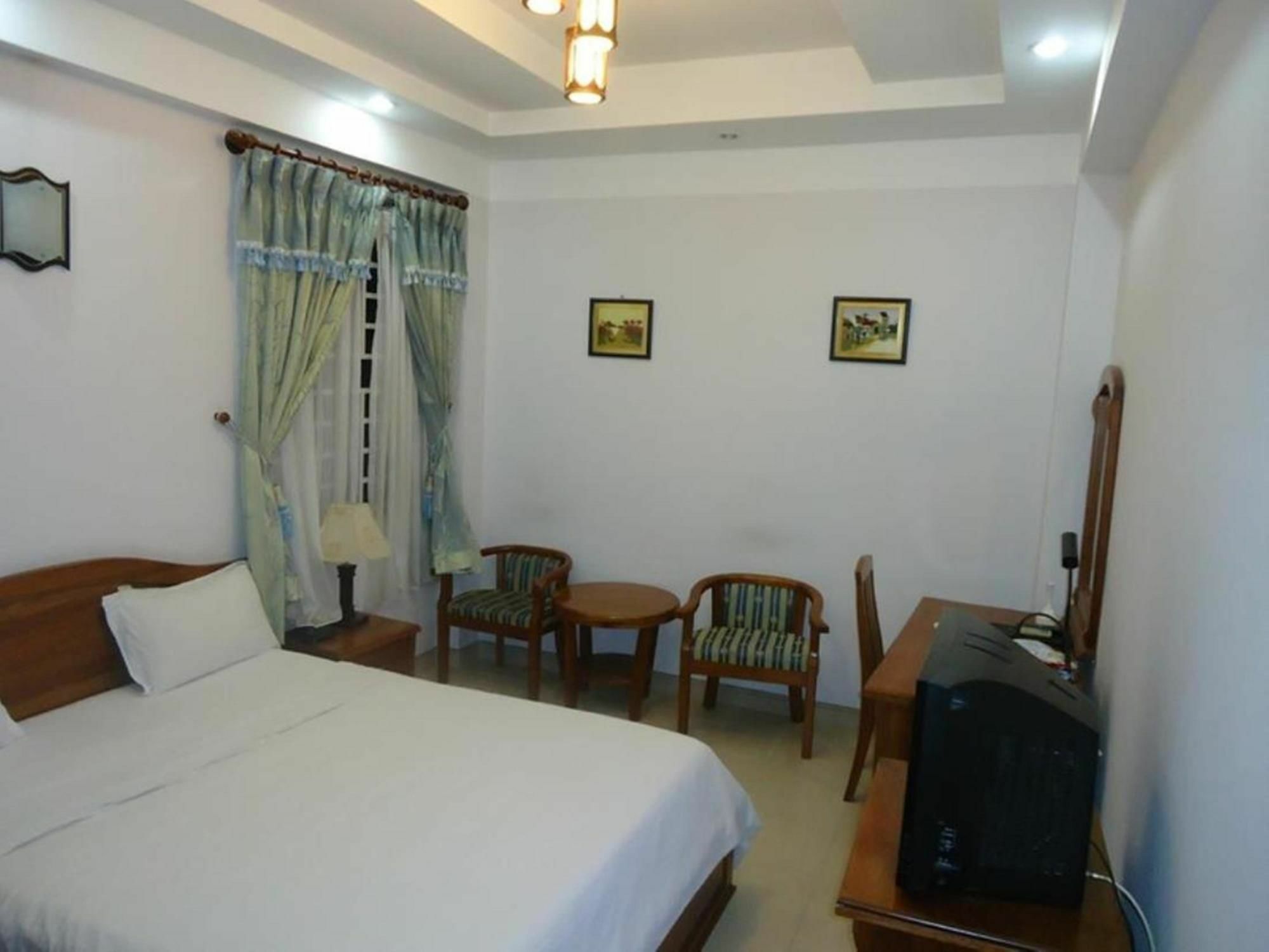 Phu An Hotel Хошимин Екстериор снимка